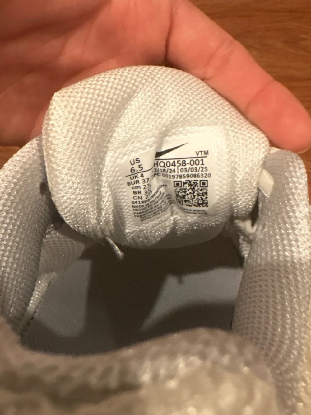 Nike Zoom Vomero 5 - White and Light Gray